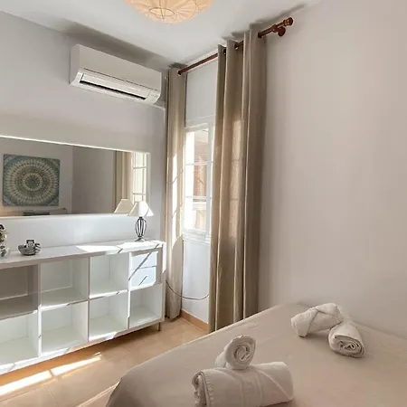 Ferienwohnung Fuer 5 Personen Ca 70 Qm In Nerja, Andalusien Costa Del Sol شقة